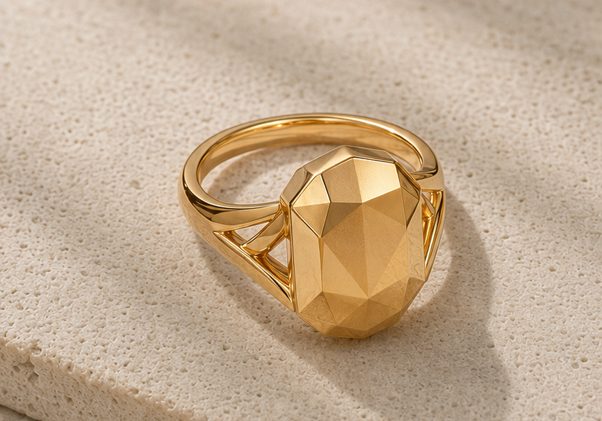Crowncut Grand solid gold ring hero