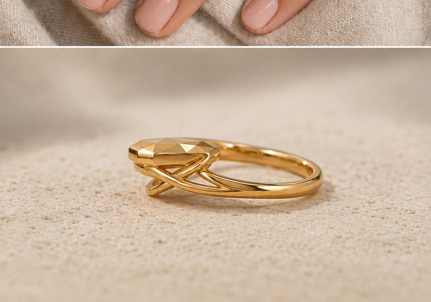 Crowncut Intimate solid gold ring side detail