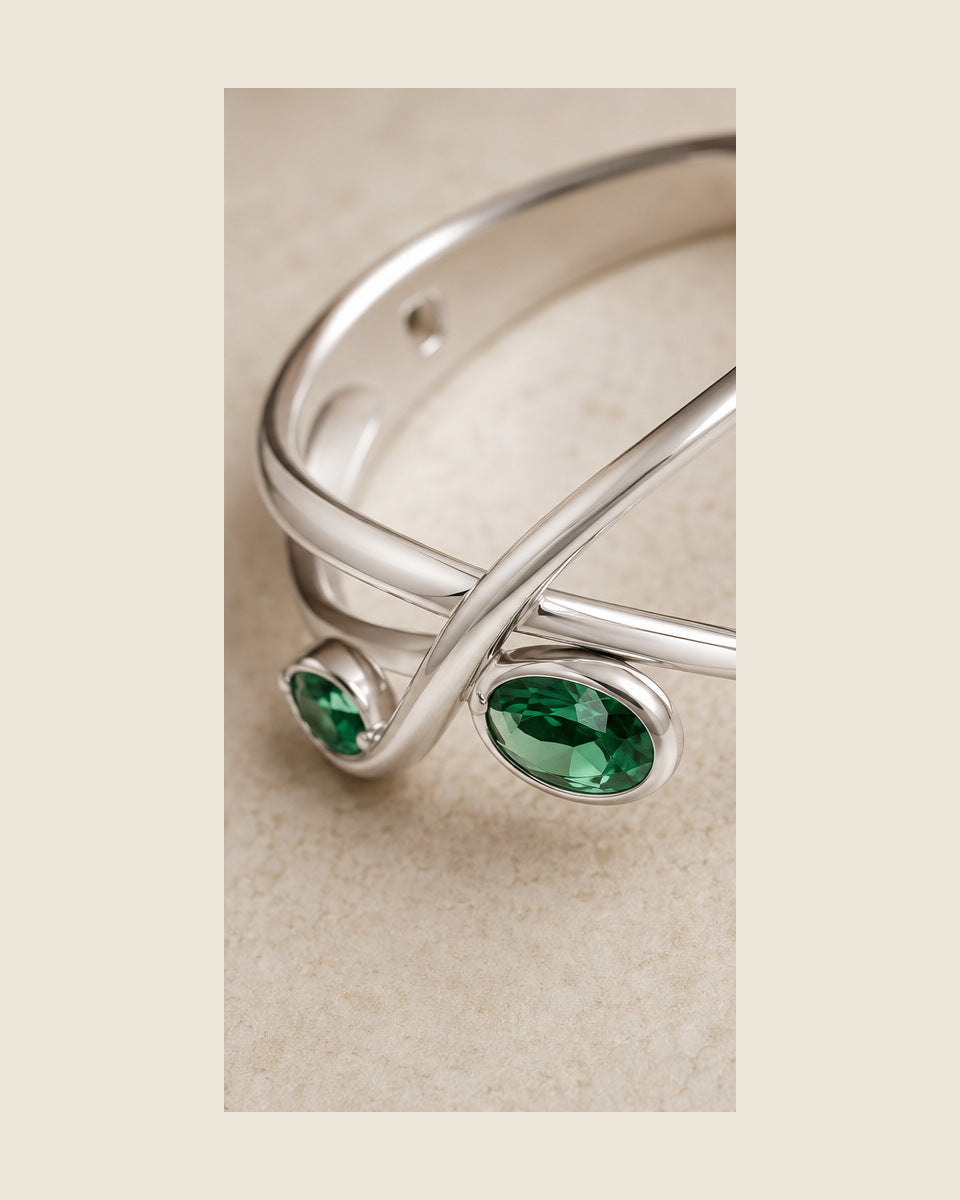 Lilt Forma Cuff — Emerald — construction detail